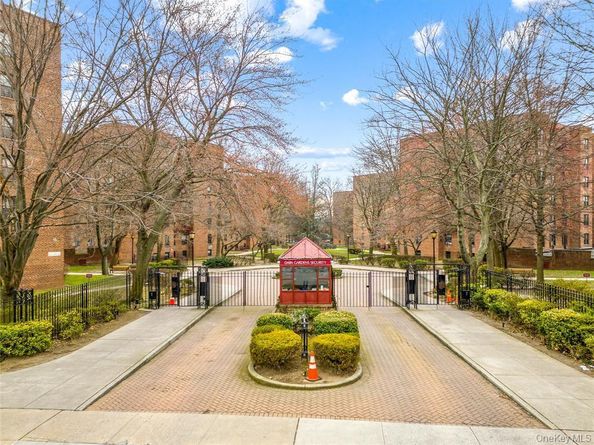 15040 71st Avenue 6C, Kew Garden Hills NY 11367