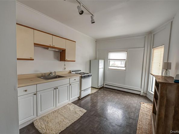 284 4th Avenue, Bay Shore NY 11706