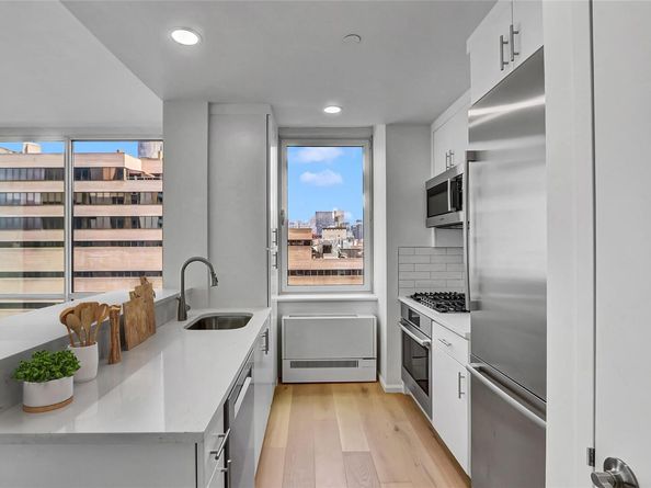 635 W 42nd Street 7A, New York (Manhattan) NY 10036