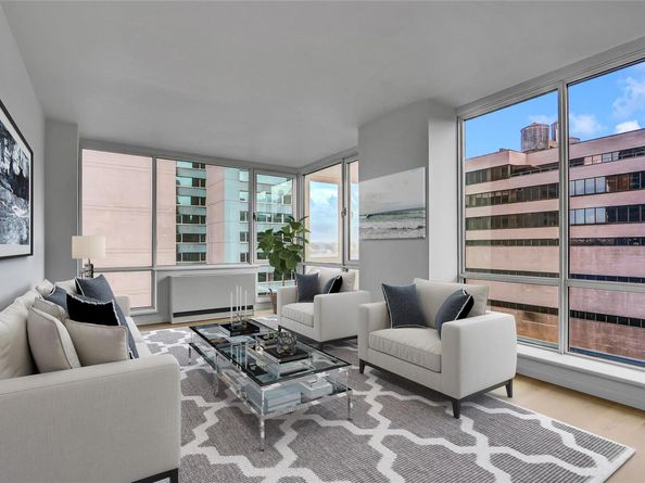 635 W 42nd Street 7A, New York (Manhattan) NY 10036