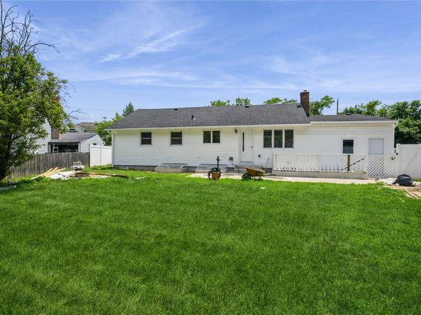 25 Martin Road S, Bethpage NY 11714