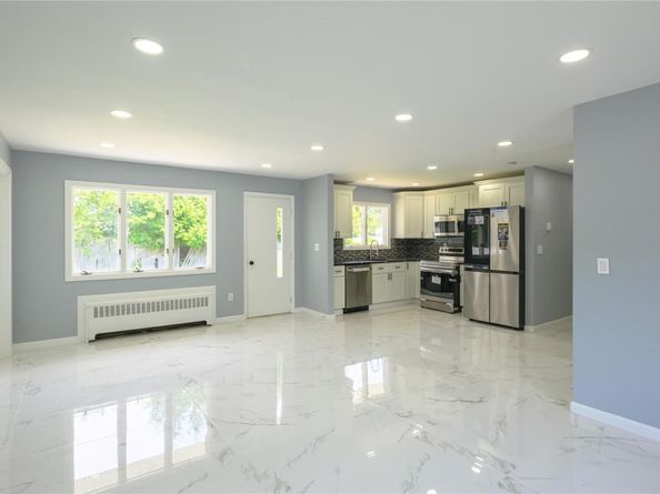 25 Martin Road S, Bethpage NY 11714