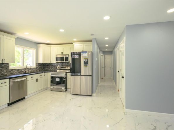 25 Martin Road S, Bethpage NY 11714