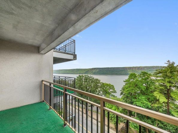 1020 Warburton Avenue 9C, Yonkers NY 10701