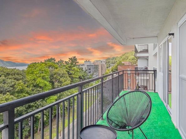 1020 Warburton Avenue 9C, Yonkers NY 10701
