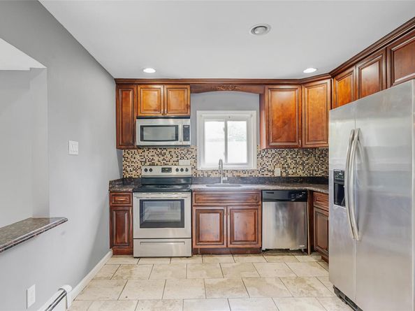 281 Carlls Path, Deer Park NY 11729