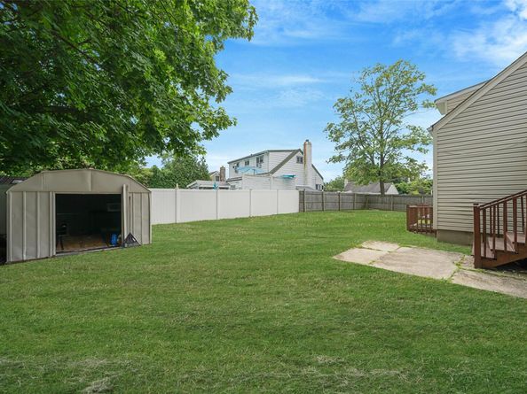 281 Carlls Path, Deer Park NY 11729
