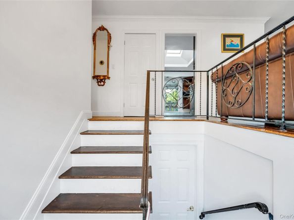 15 Fairway Drive, Old Bethpage NY 11804