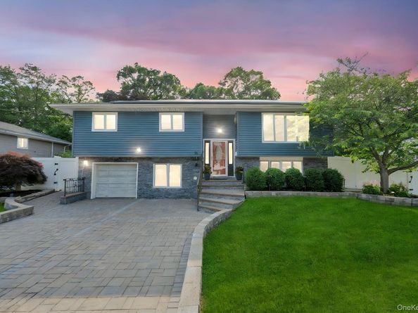 15 Fairway Drive, Old Bethpage NY 11804