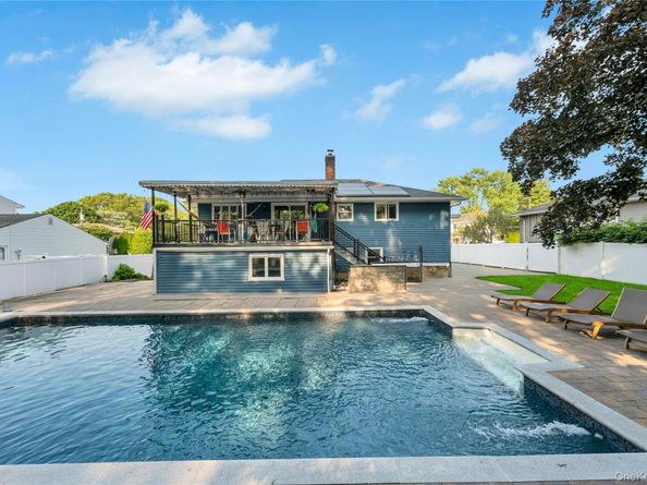 15 Fairway Drive, Old Bethpage NY 11804