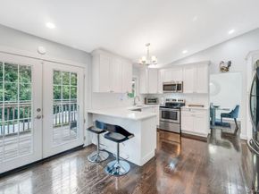 25 Hitching Post Lane, Glen Cove NY 11542