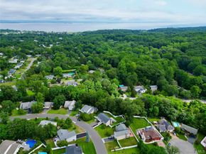25 Hitching Post Lane, Glen Cove NY 11542