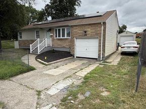94 Indian Head Road, Kings Park NY 11754