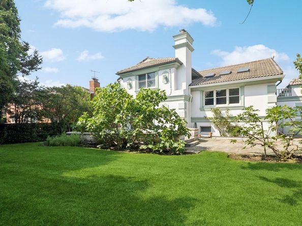 24-56 Little Neck Boulevard, Bayside NY 11360