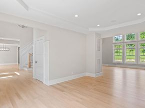 28 Meadow Glen Road, Northport NY 11768