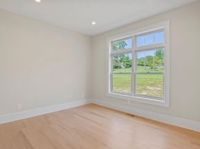 28 Meadow Glen Road, Northport NY 11768