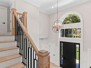 28 Meadow Glen Road, Northport NY 11768