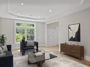 28 Meadow Glen Road, Northport NY 11768