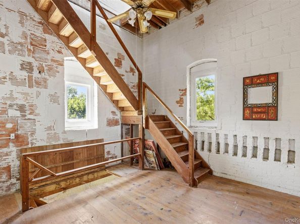 880 W Mill Road, Mattituck NY 11952