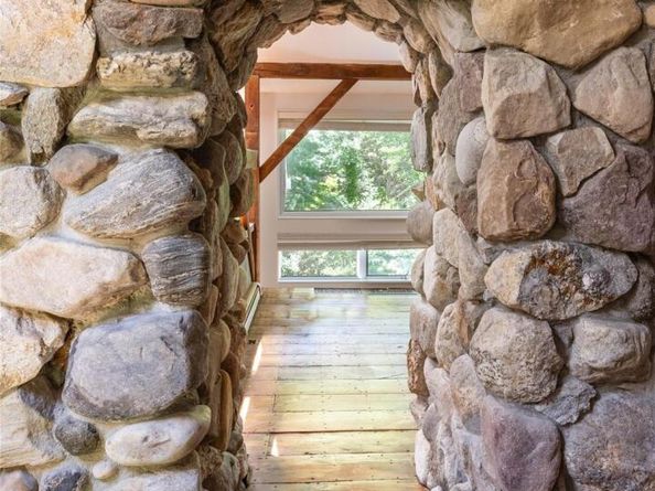880 W Mill Road, Mattituck NY 11952