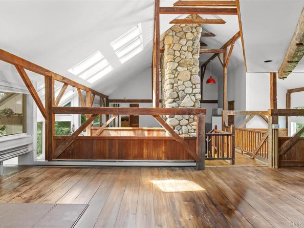 880 W Mill Road, Mattituck NY 11952