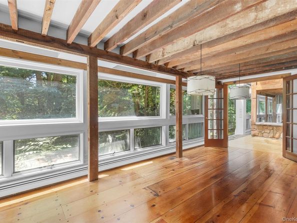 880 W Mill Road, Mattituck NY 11952