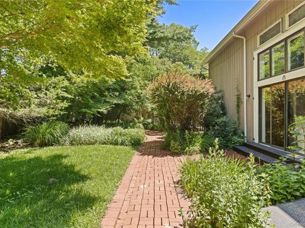 880 W Mill Road, Mattituck NY 11952