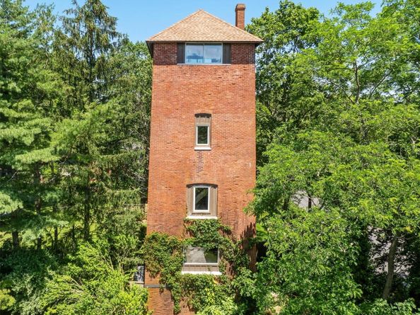880 W Mill Road, Mattituck NY 11952