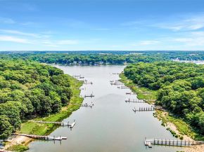 880 W Mill Road, Mattituck NY 11952