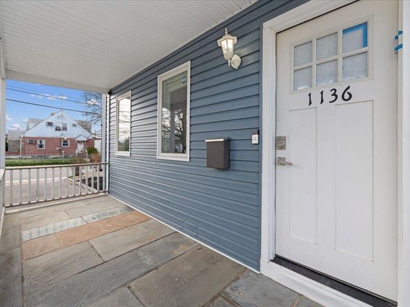 1136 west broadway, Hewlett NY 11557