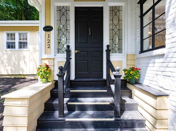 122 Main Street, Roslyn NY 11576