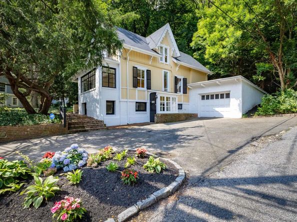 122 Main Street, Roslyn NY 11576