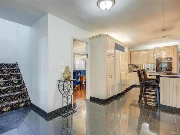 7126 170th Street, Fresh Meadows NY 11365