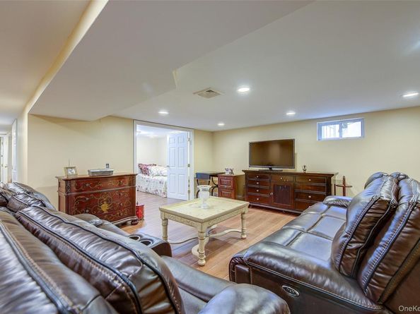 7126 170th Street, Fresh Meadows NY 11365