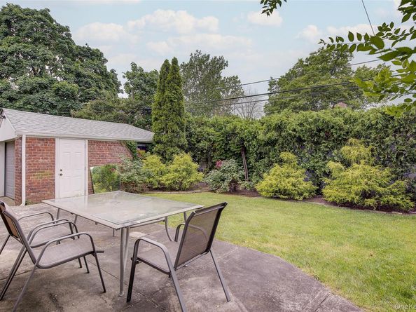 7126 170th Street, Fresh Meadows NY 11365