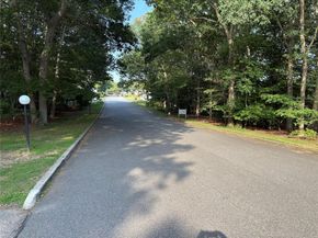 638 Fresh Pond Avenue 305, Calverton NY 11933