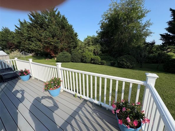 638 Fresh Pond Avenue 305, Calverton NY 11933