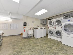 15 Canterbury Road C11, Great Neck NY 11021