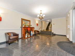 15 Canterbury Road C11, Great Neck NY 11021