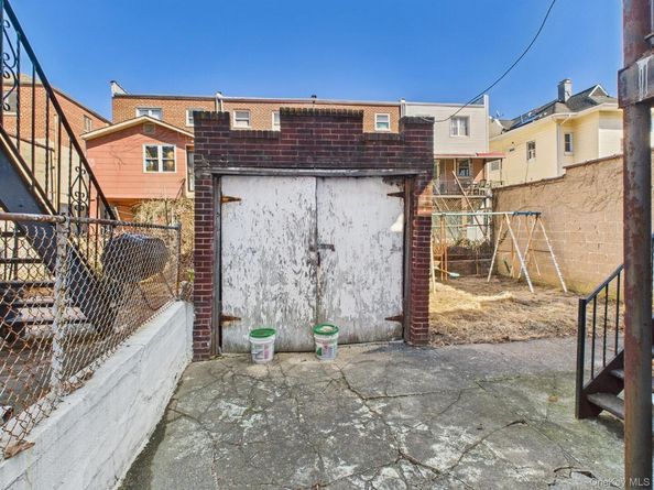 1053 E 232nd Street, Bronx NY 10466