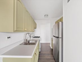 2550 Olinville Avenue 8H, Bronx NY 10467