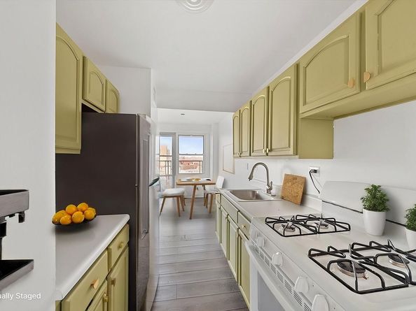 2550 Olinville Avenue 8H, Bronx NY 10467