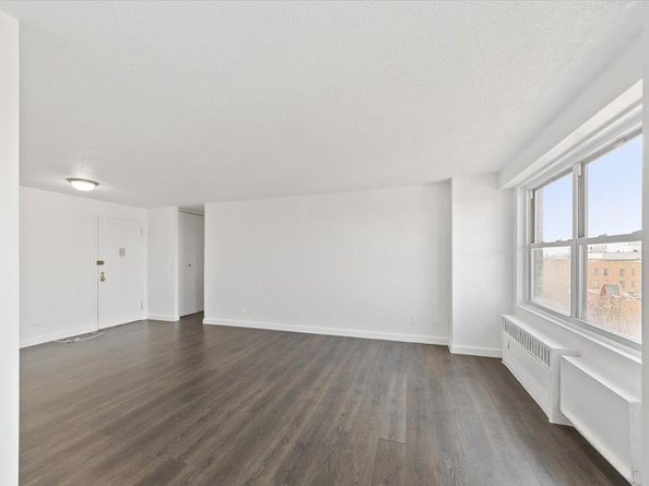 2550 Olinville Avenue 8H, Bronx NY 10467