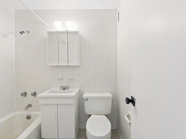 2550 Olinville Avenue 8H, Bronx NY 10467