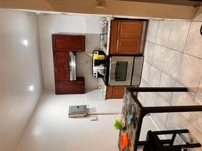 200-21 Hollis Avenue, Saint Albans NY 11412