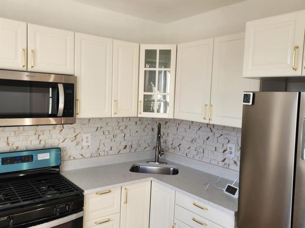 200-21 Hollis Avenue, Saint Albans NY 11412