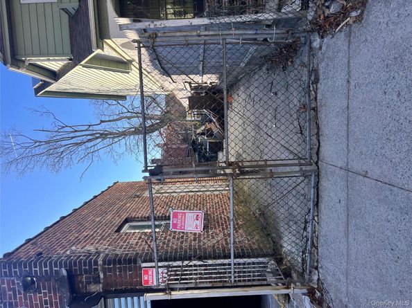 200-21 Hollis Avenue, Saint Albans NY 11412