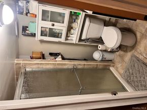 200-21 Hollis Avenue, Saint Albans NY 11412