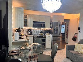 200-21 Hollis Avenue, Saint Albans NY 11412