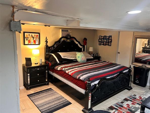 200-21 Hollis Avenue, Saint Albans NY 11412